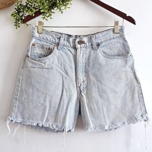 Vintage Levi’s 550 Light Wash Denim Cutoff Shorts USA Made High Rise W31